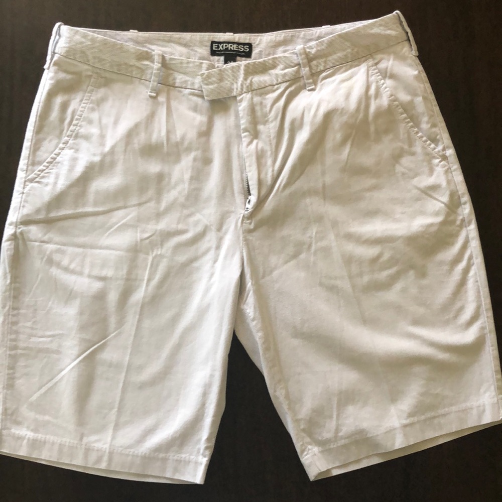 EXPRESS Classic Fit Men’s Shorts